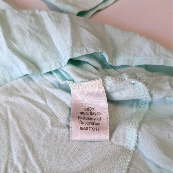Lauren Conrad Mint Green Flowy Top 3/4 length Sleeve Round Neckline Medium - Picture 7 of 10